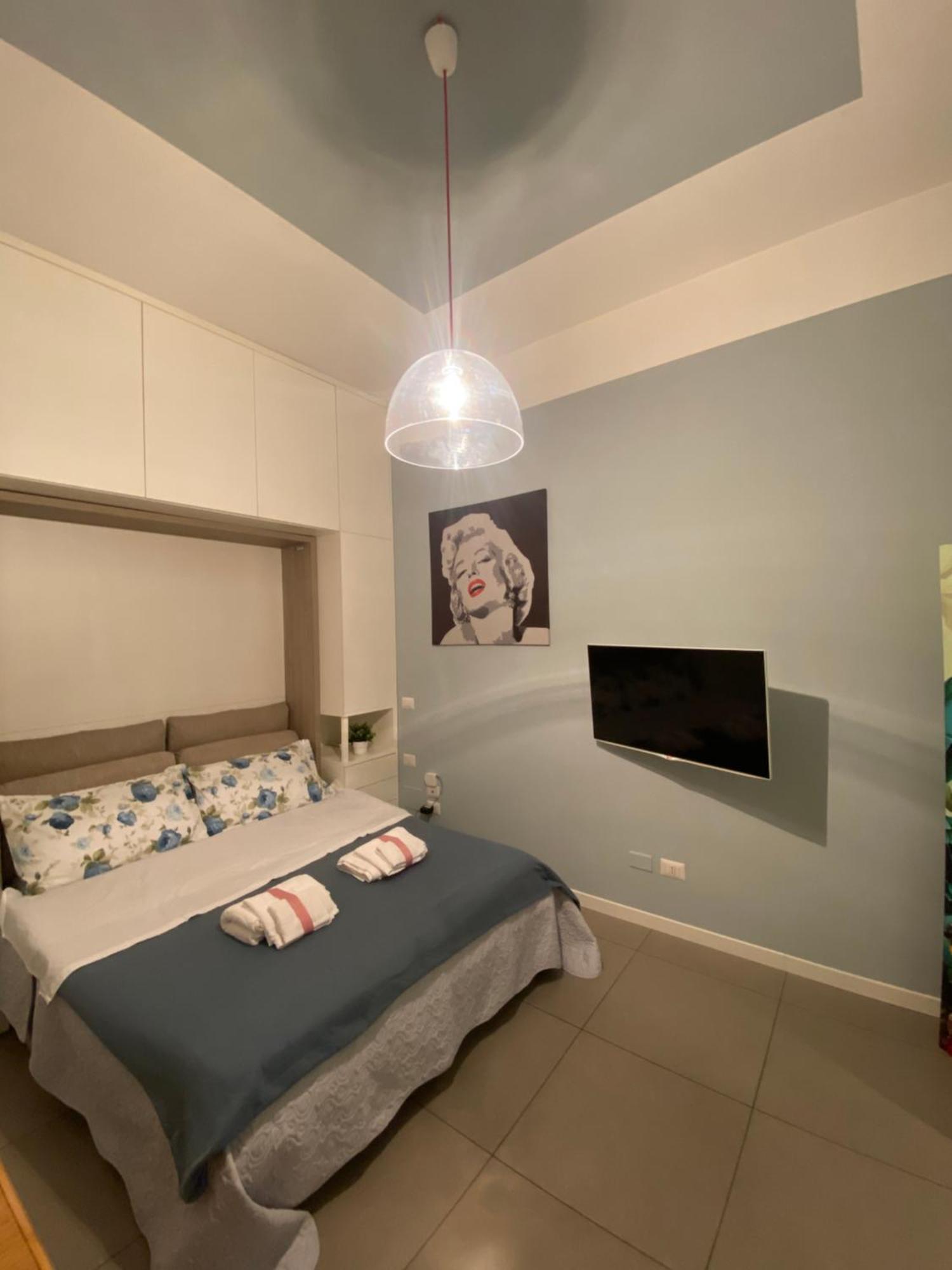 Boutique Home Duomo E Universita Bocconi Milan Bagian luar foto